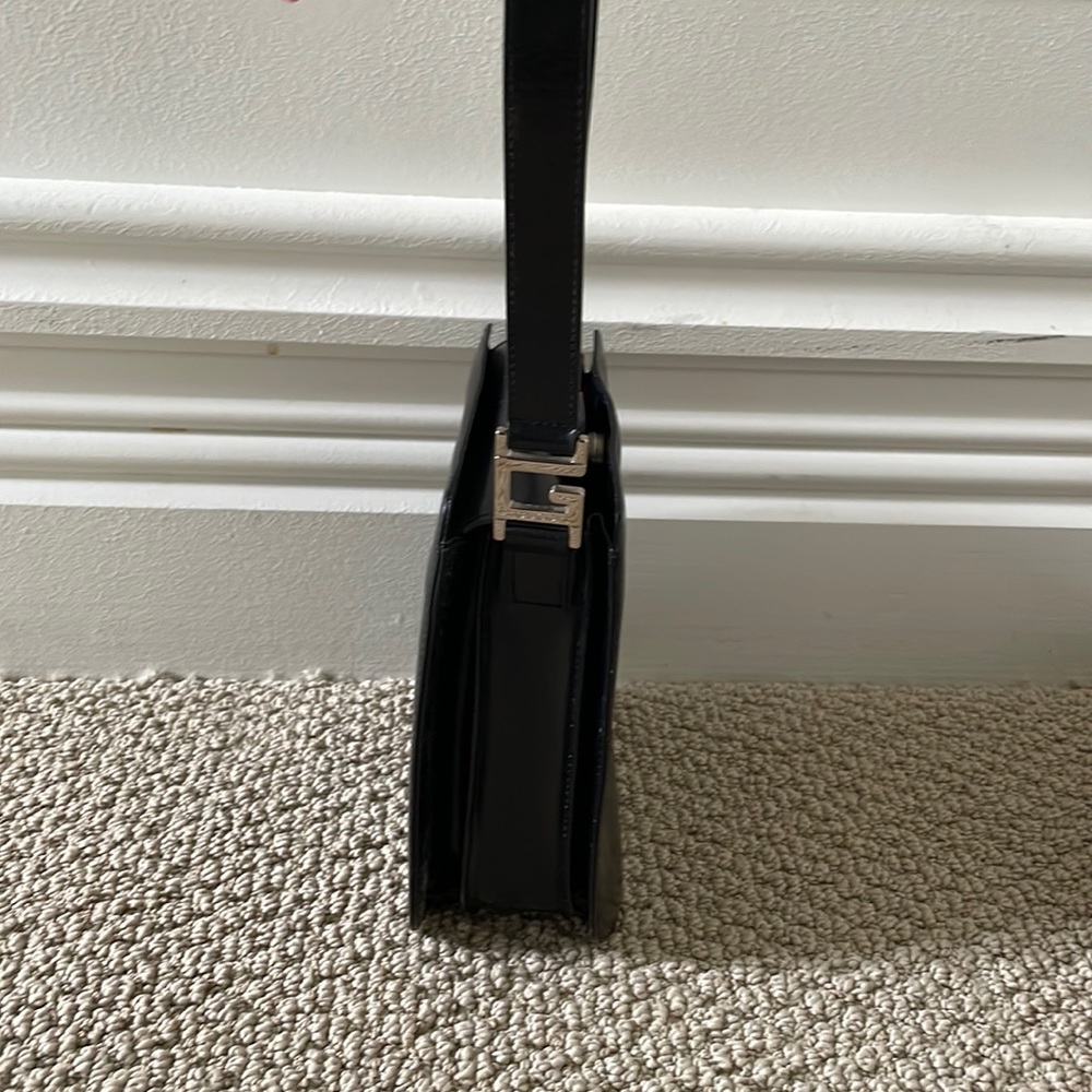 Vintage 100% Authentic GUCCI Metal "G" Lock 007.406.0259 Black Leather Bag.